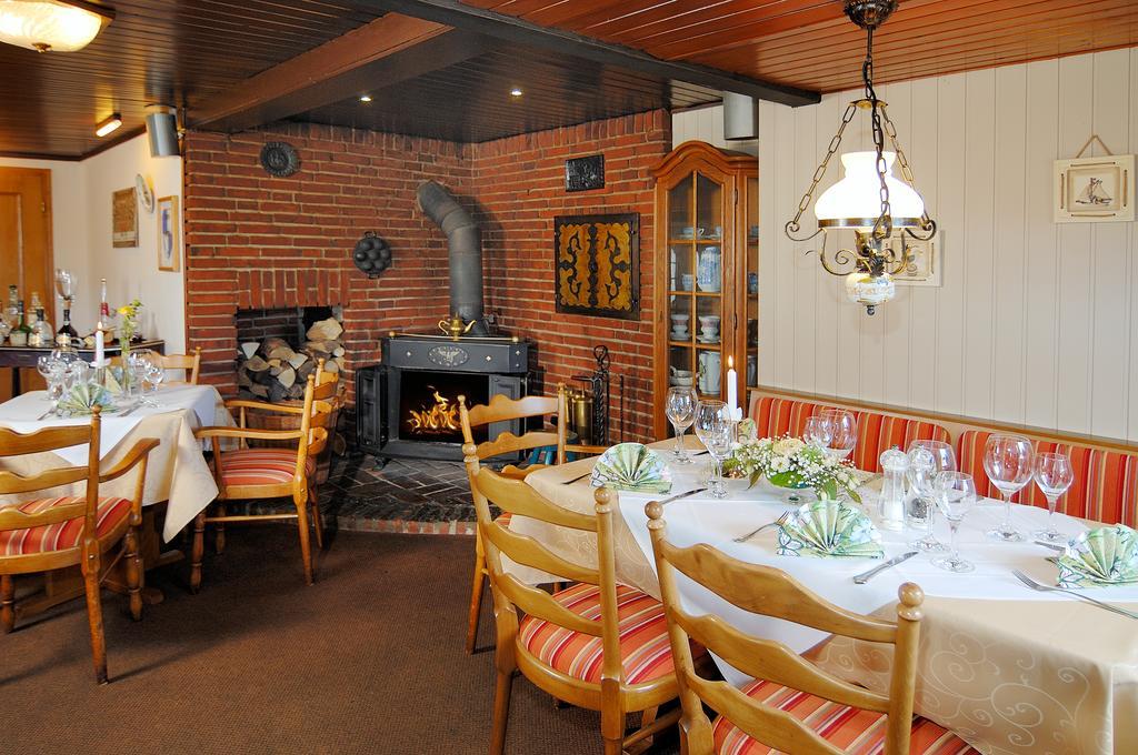 Hotel-Restaurant Faehr-Cafe Niesgrau Extérieur photo